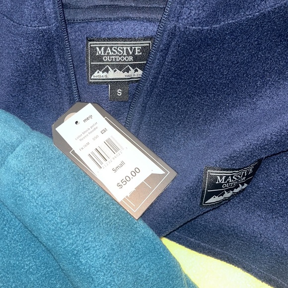 Fleece Pullover Hoodie NWT - Picture 3 of 4